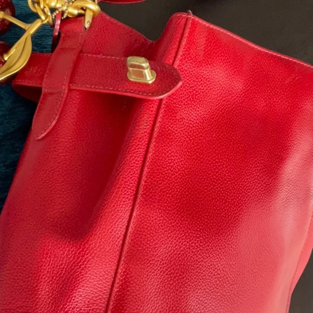 COACH Vintage Leather Madison Bucket Bag - Picture 9 of 12